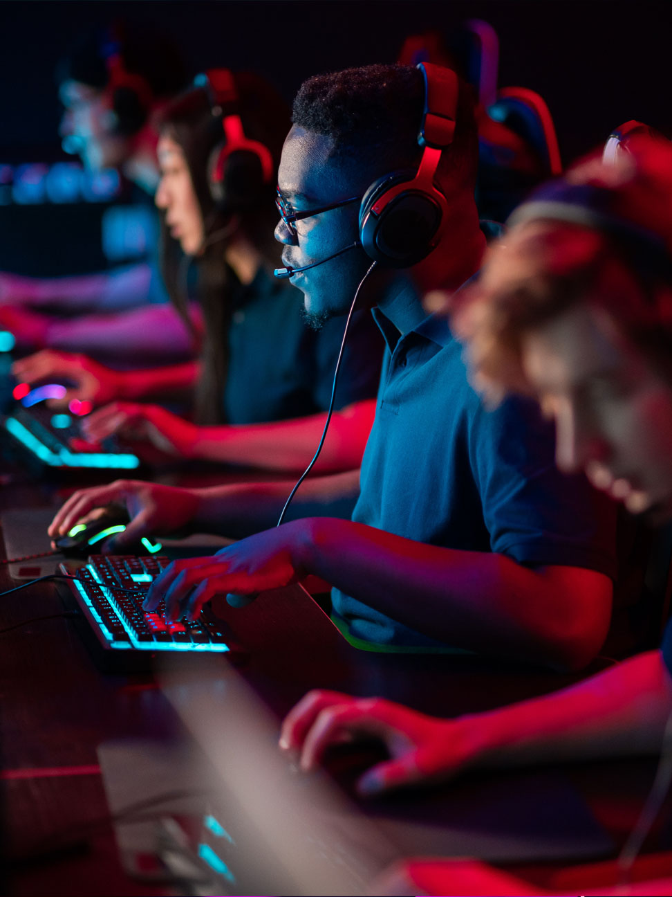 opportunities-to-accommodate-the-growing-esports-industry-972x1296